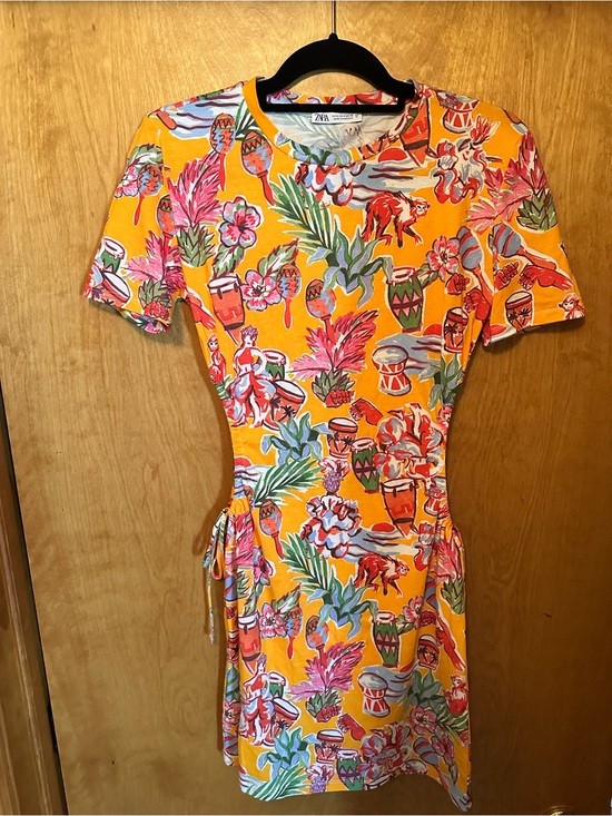 Zara Dresses & Skirts - Zara Women’s Orange Tropical Print Short Sleeve Mini Dress -Size Small